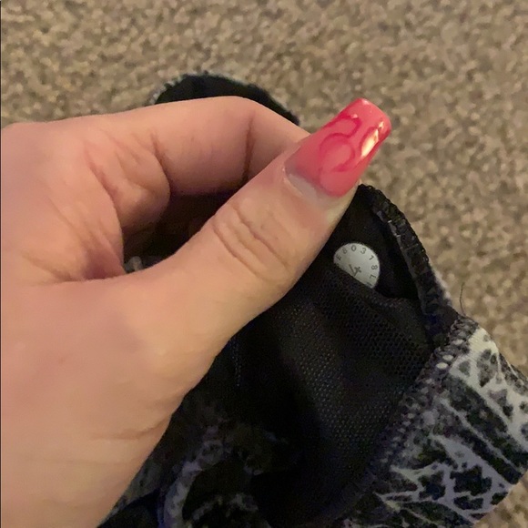 Lulu energy bra - Picture 4 of 4